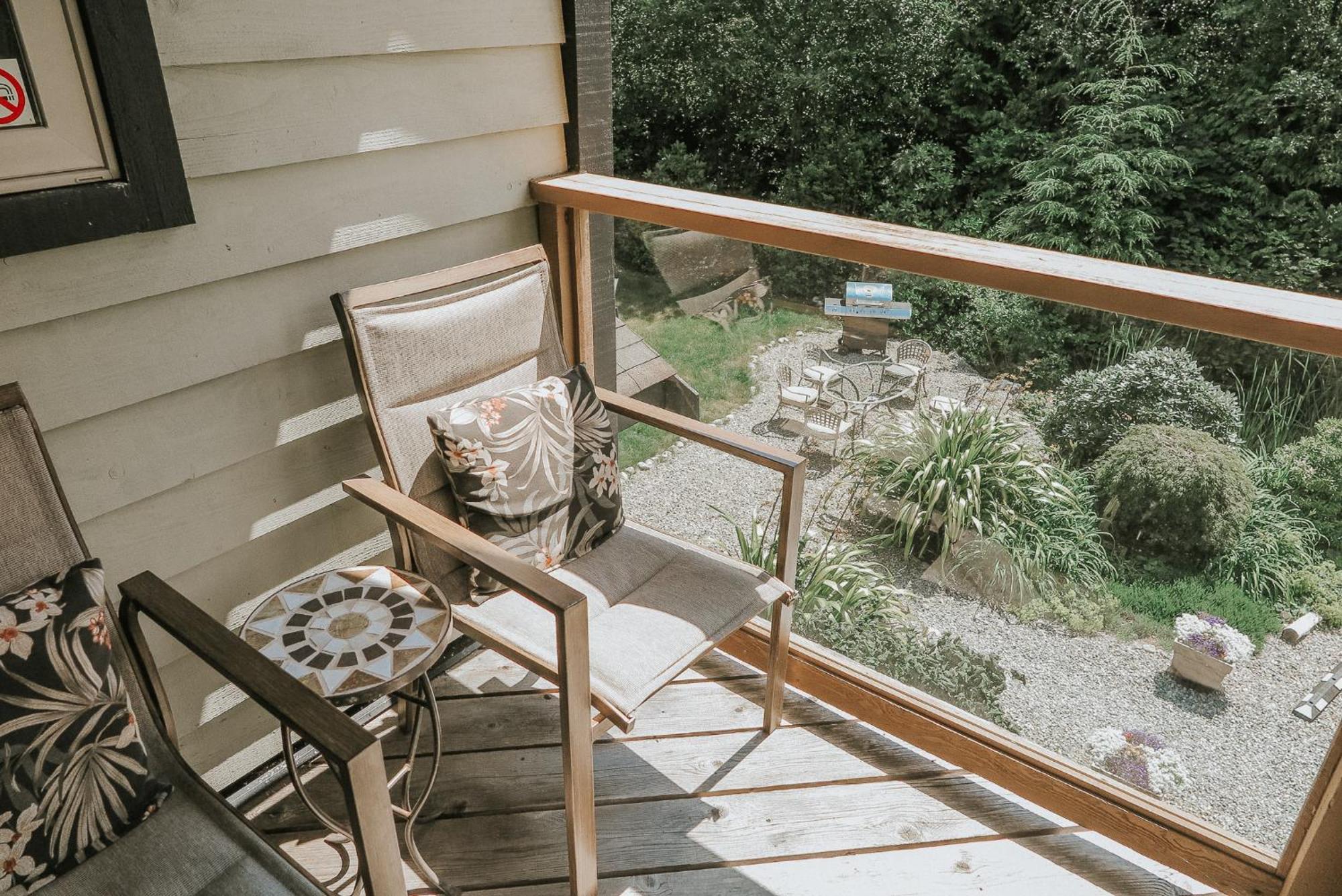 Cobble Wood And Bird Sanctuary Guest Houses Tofino Exterior photo