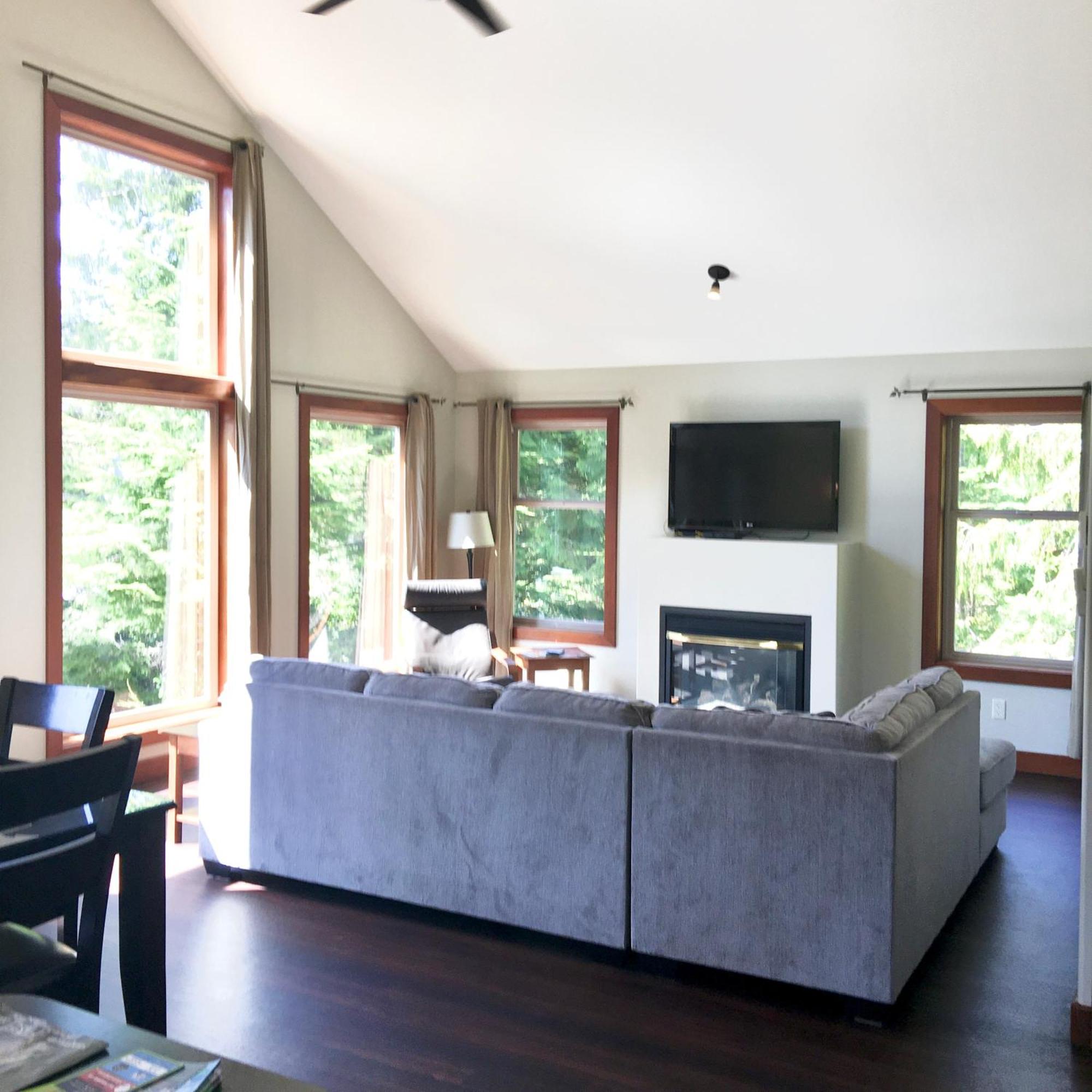 Cobble Wood And Bird Sanctuary Guest Houses Tofino Exterior photo